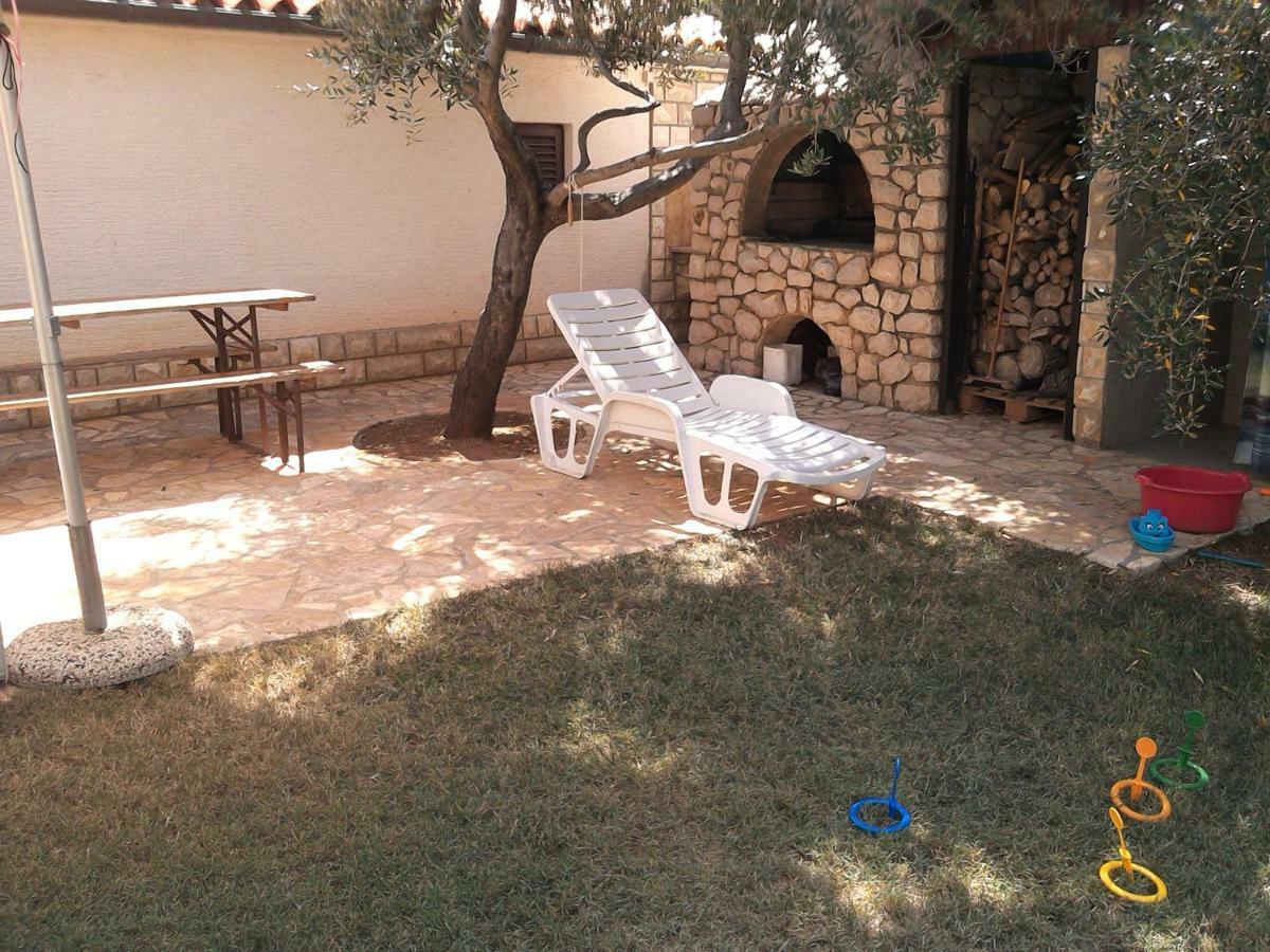 Ferienwohnung-Apartment Bootsliegeplatz Nach Anfrage Povljana Dış mekan fotoğraf